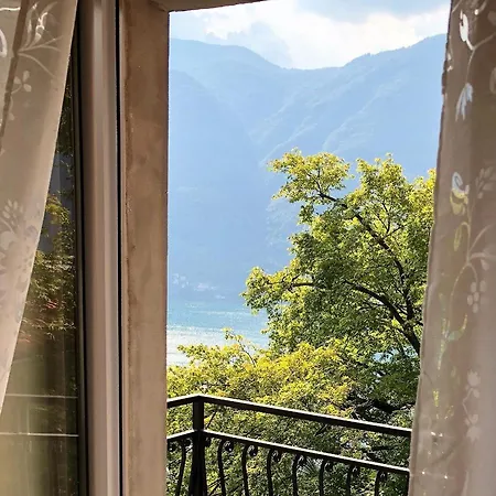 Lovely Stonehouse With Panorama Lake View Dom wakacyjny
